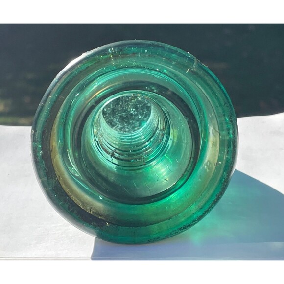 CD 147 Brookfield Green Glass Insulator PATENTED OCT 8TH 1907 Spiral Groove - Picture 12 of 13
